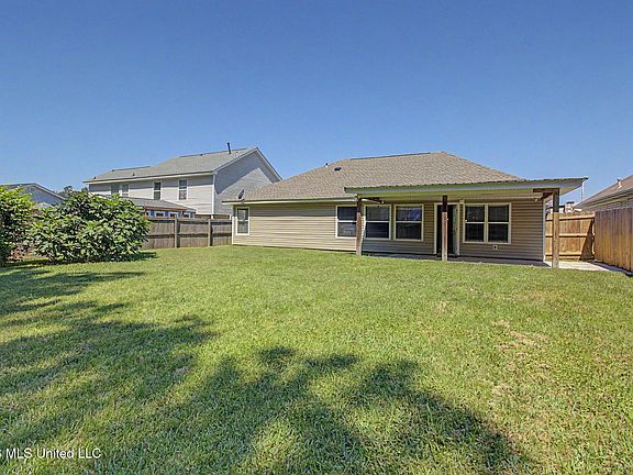 4th image of 11302 Riverbend Dr