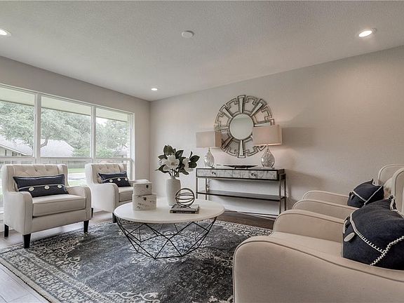 4th image of 7116 Hillwood Ln