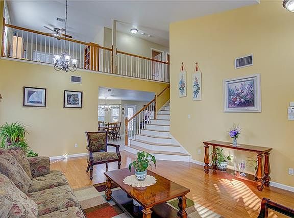 2nd image of 1304 Tetbury Ln