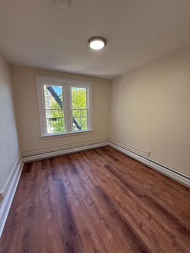 310 Danforth Ave Photo 1