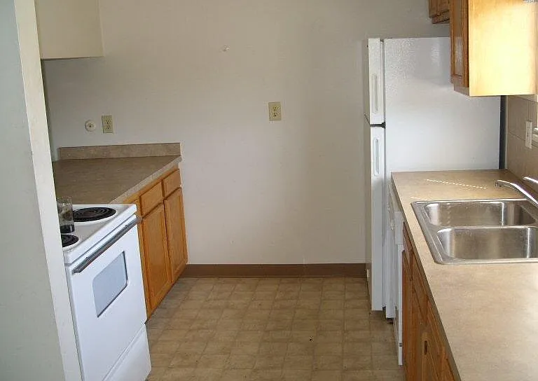 2255 Congo St — Photo 9