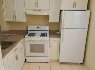 18051 NW 68th Ave APT J102, Hialeah, FL 33015