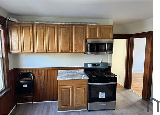 637 Grafton St — Photo 8
