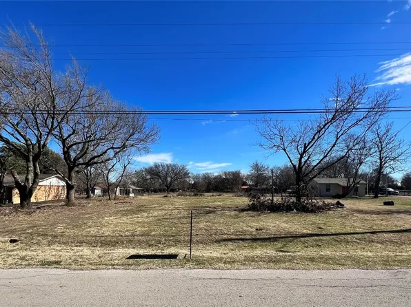 720 Peggs St, Desoto, TX 75115