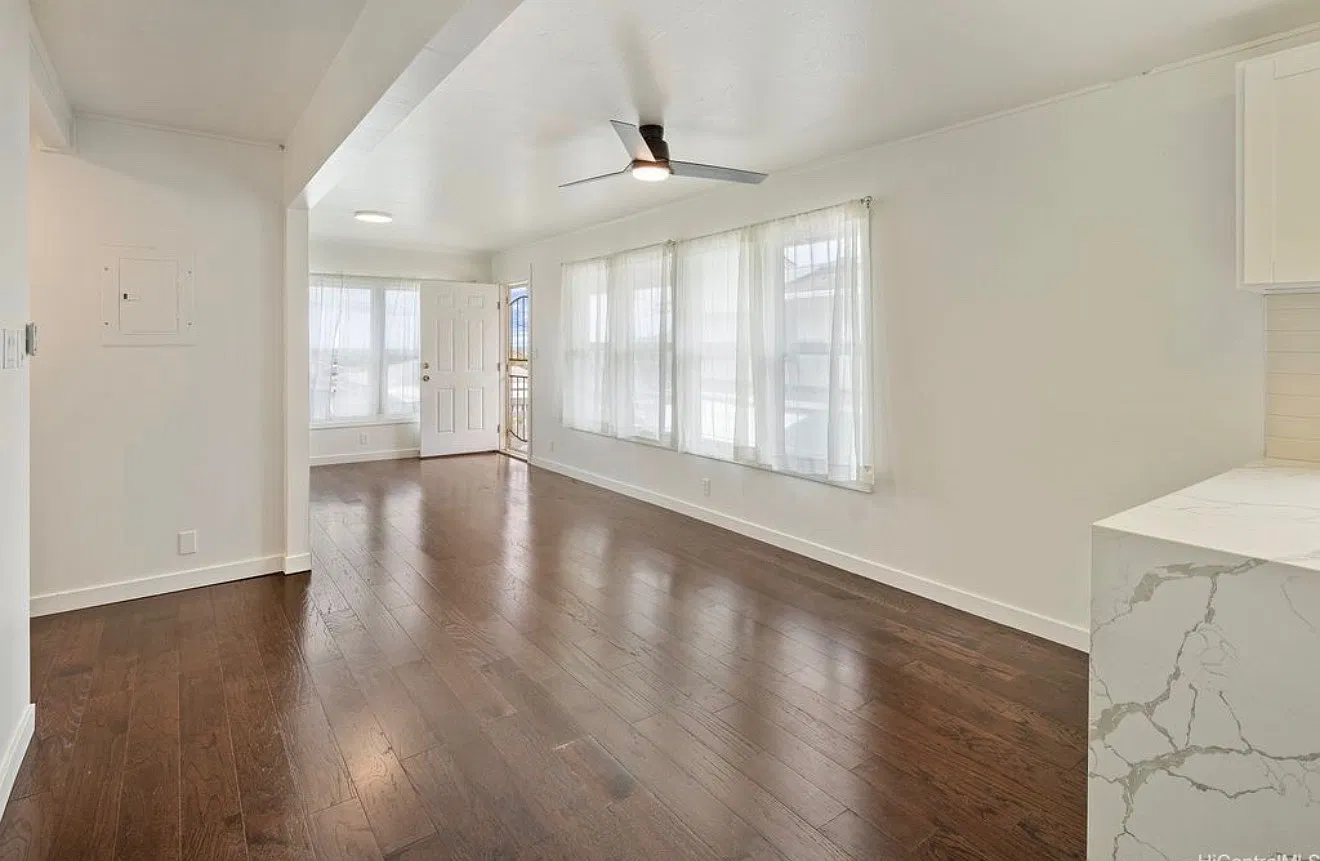3 bed, 1100 sqft, $3,500 — Photo 2