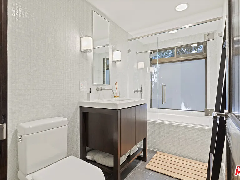 31833 Sea Level Dr — Photo 23