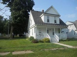 536 W Cherry St, Compton, IL 61318