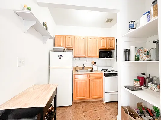 Rented by Metropolitan Property Group | media 7