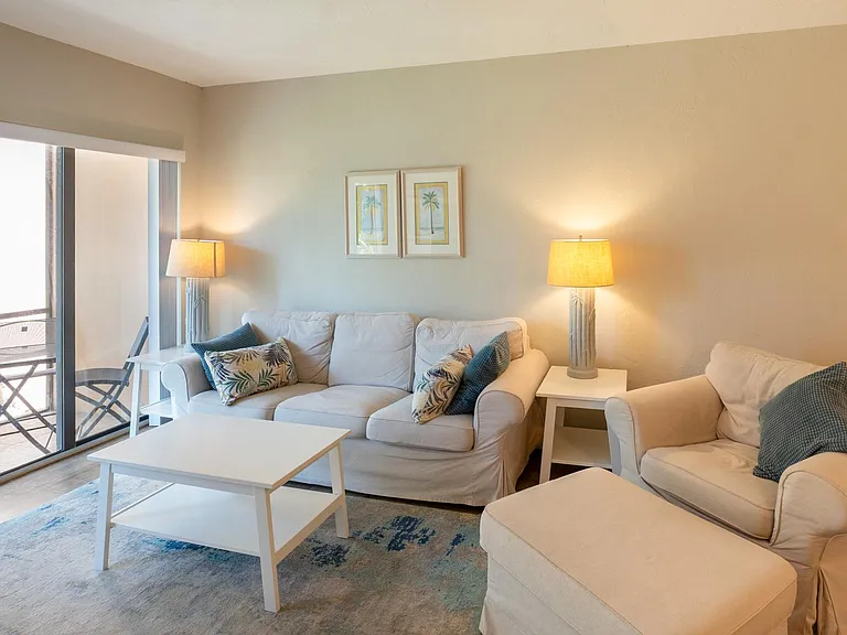 20 Greenbrier St #3-105 — Photo 8