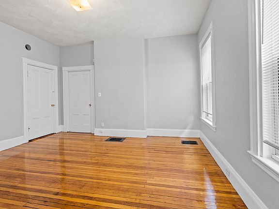 4th image of 30-32 Edson St #1