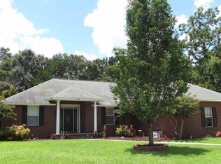401 Lake Cir, Cantonment, FL 32533