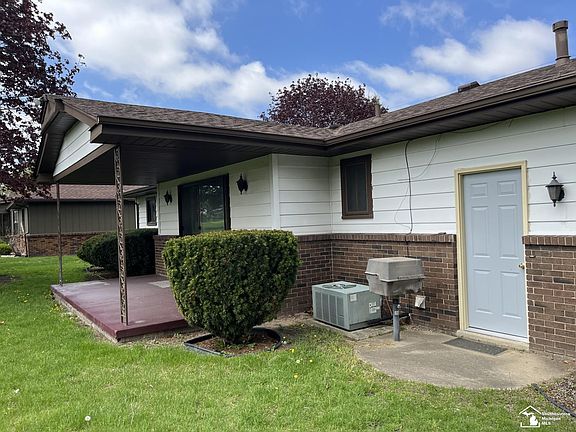 4th image of 1303 W Erie Rd
