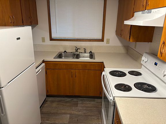 3rd image of 12107-09 E 23rd Ave #12109