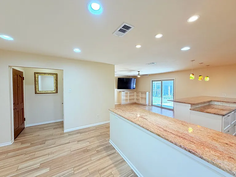 5014 Evans Ave — Photo 6