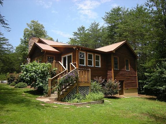 3rd image of 163 Woods Dr