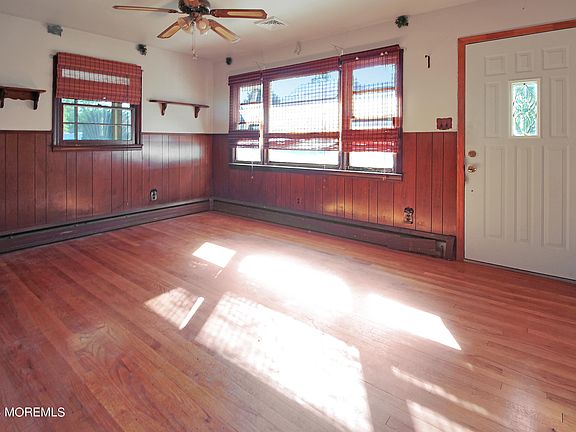 2nd image of 429 Seaman Avenue