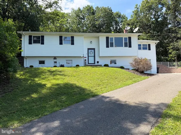120 Motorcycle Ln, Ridgeley, WV 26753