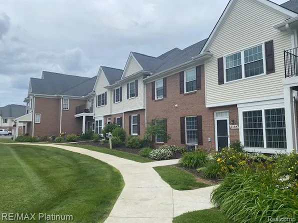 1105 S Rial Lake Dr #45, Howell, MI 48843