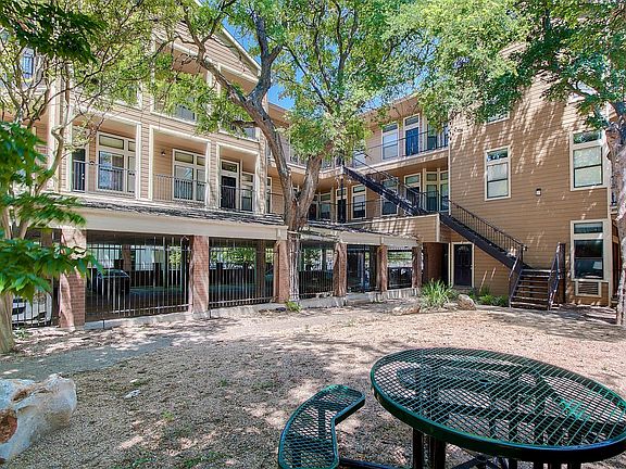 4th image of 2802 Nueces St APT 101
