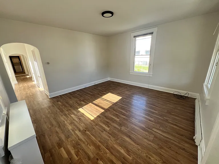 1311 Alberta St — Photo 7