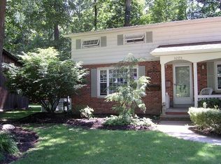 32595 Groveland Dr, Avon Lake, OH 44012