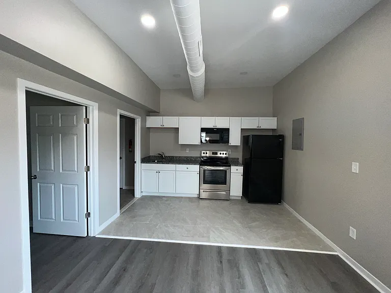 2433 Pulaski St #A1 — Photo 1