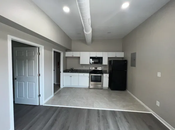 2433 Pulaski St #A1, Hamtramck, MI 48212