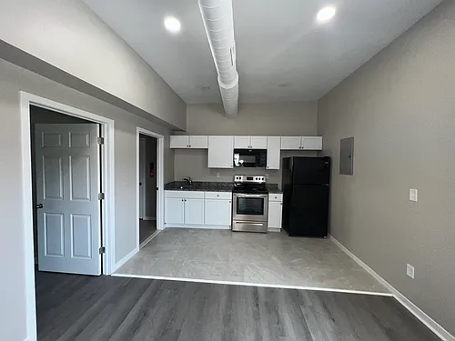 2433 Pulaski St Photo 1