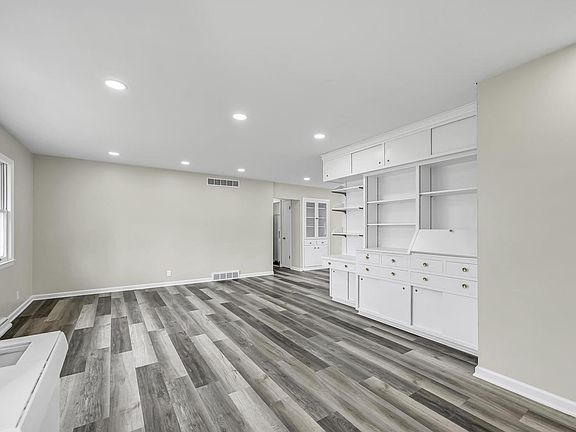 5th image of 7654 N Seneca ROAD