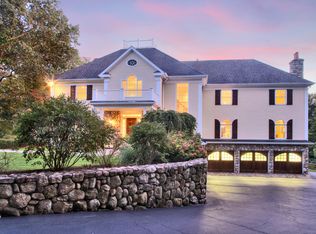 59 Fawn Ln, New Canaan, CT 06840