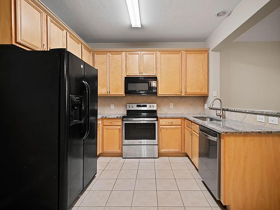 5th image of 4028 Kyndra Cir