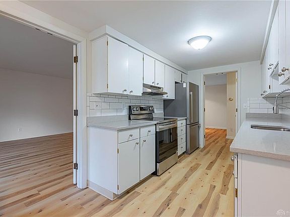 4th image of 3401 Southdale Dr #4