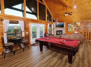 550 Royal Coachman Dr, Pigeon Forge, TN 37863