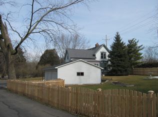 33W777 Hill Rd, Geneva, IL 60134