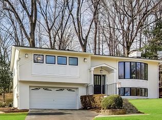 6143 Farver Rd, Mc Lean, VA 22101