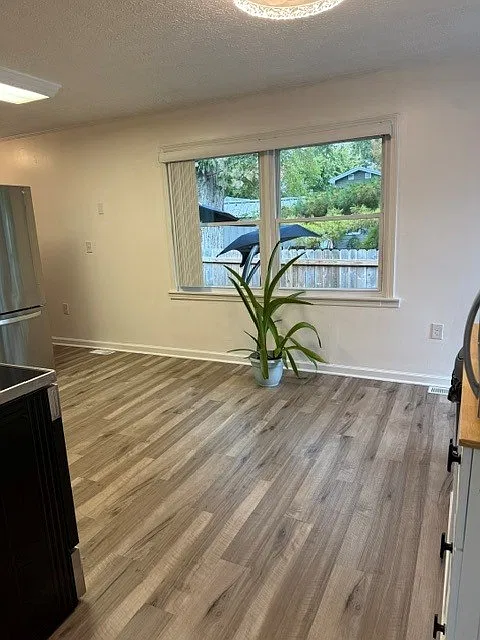 3 bed, 1056 sqft, $2,650 — Photo 4