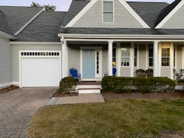 100 Lincoln St APT 4, Duxbury, MA 02332