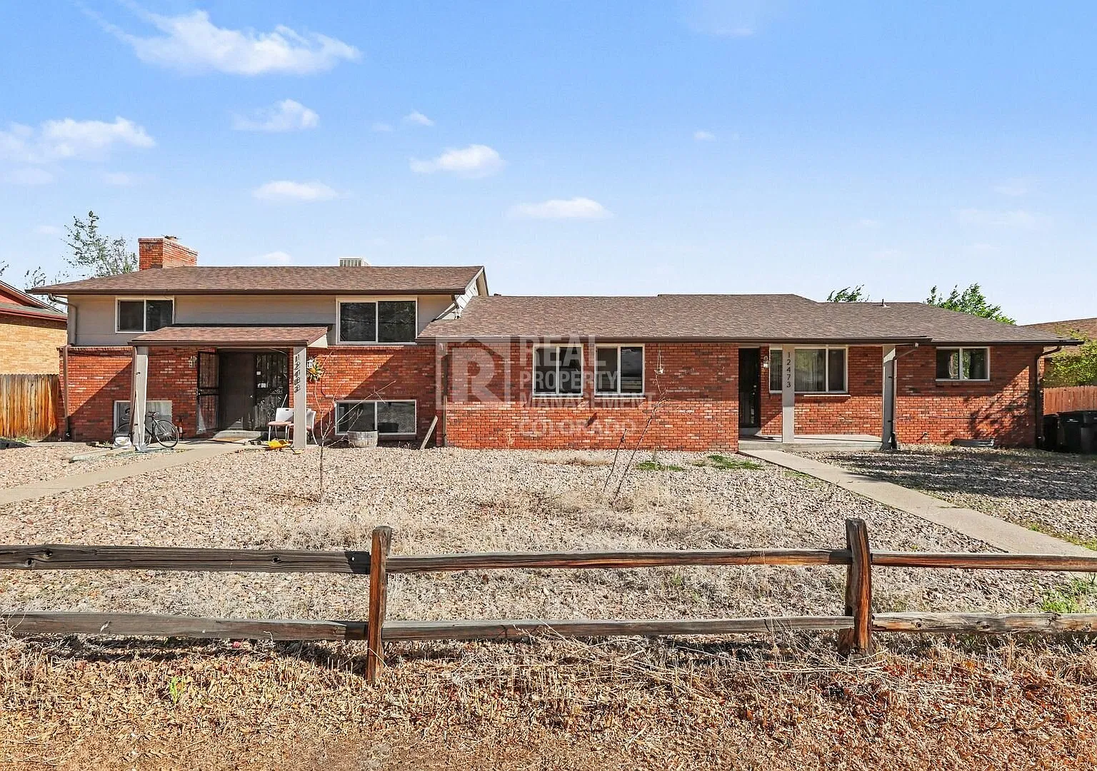 Spacious 4-Bedroom, 2-Bath Duplex in Golden Mountain Views, Private Yard & Garage! — Photo 2