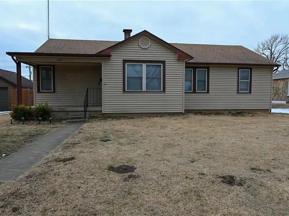 102 Winner Rd, El Dorado Springs, MO 64744