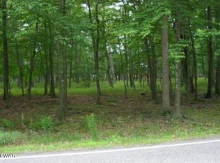 120 Canoebrook Dr, Hawley, PA 18428