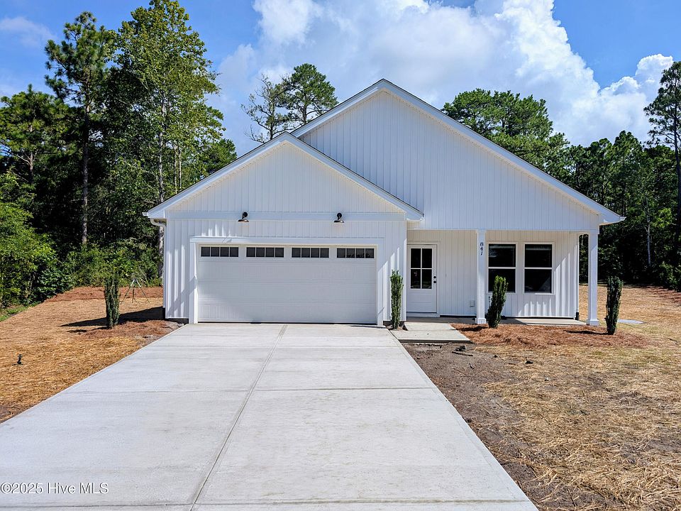 1st image of 841 Greenwood Ct