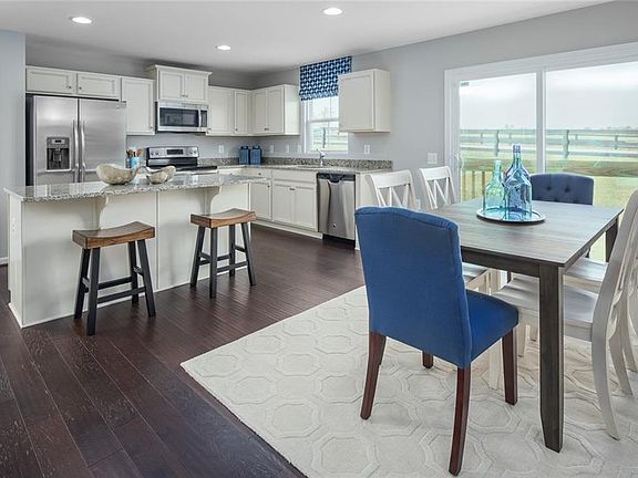 3rd image of 1734 Marion Way