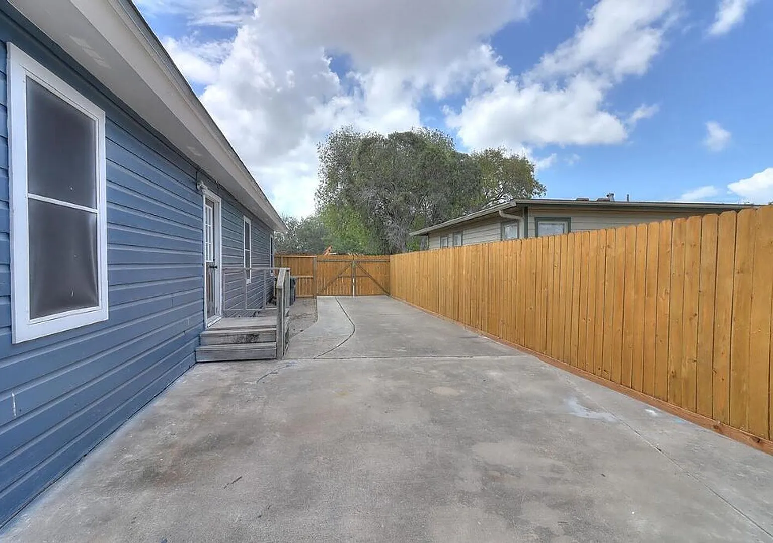 4946 Monitor - 3/Bed 1/Bath - $1495/monthly — Photo 4