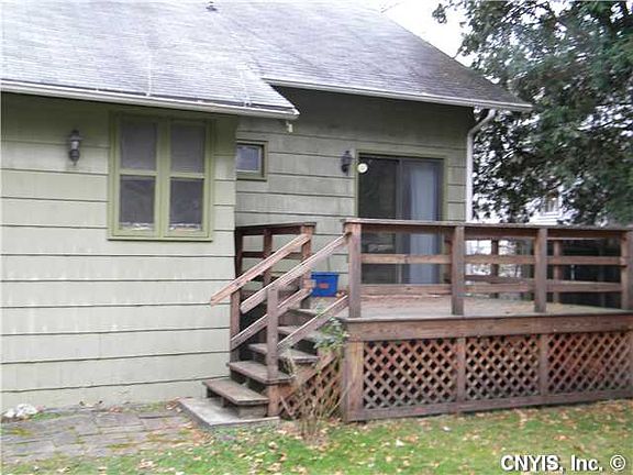 2nd image of 905 Oswego St