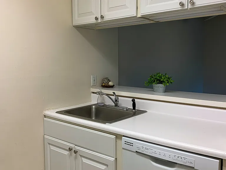 5717-5719 Nantucket Dr S — Photo 10