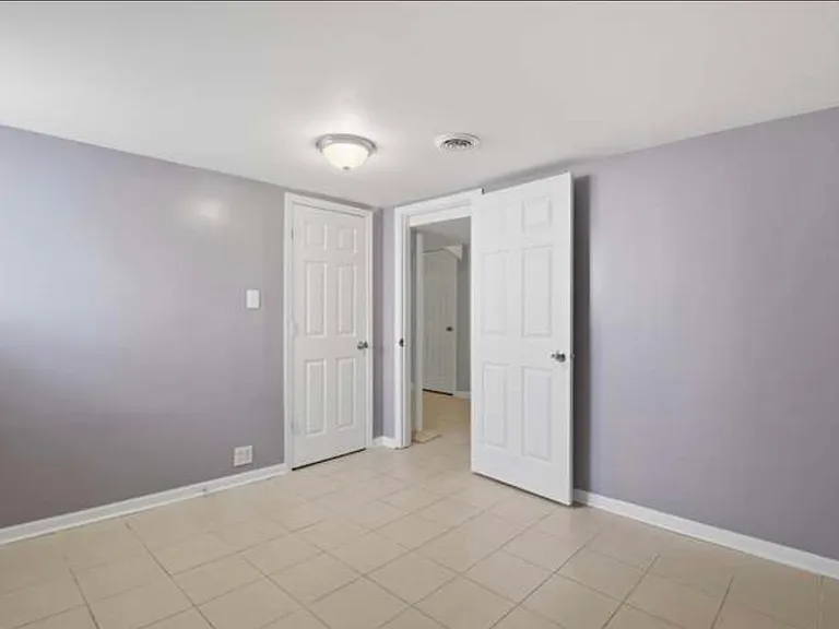 7700 S Saint Lawrence Ave #1 — Photo 3