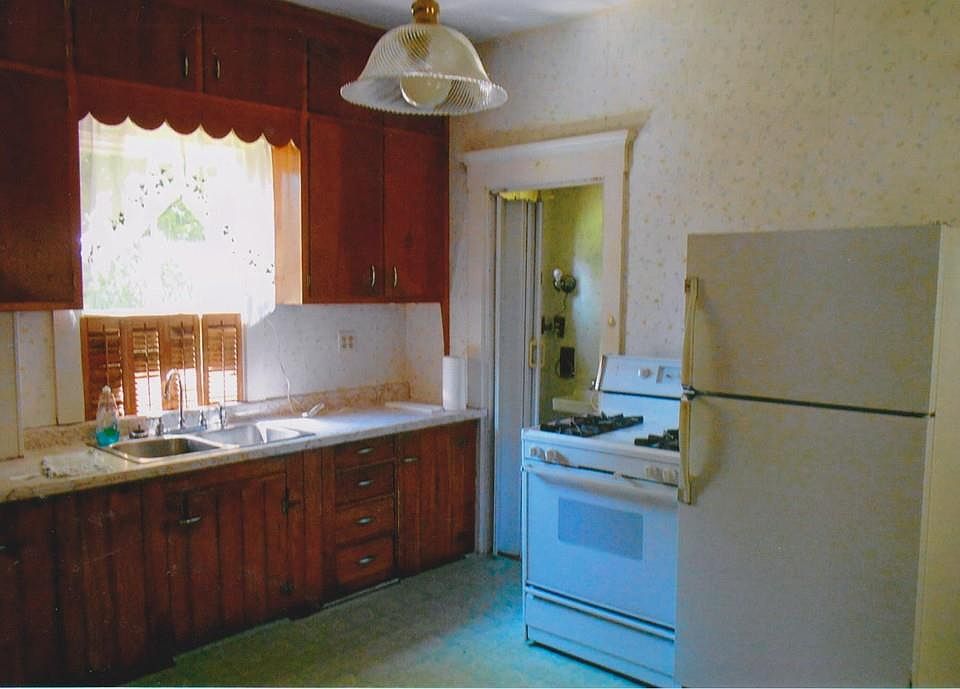 2nd image of 23 Larch St