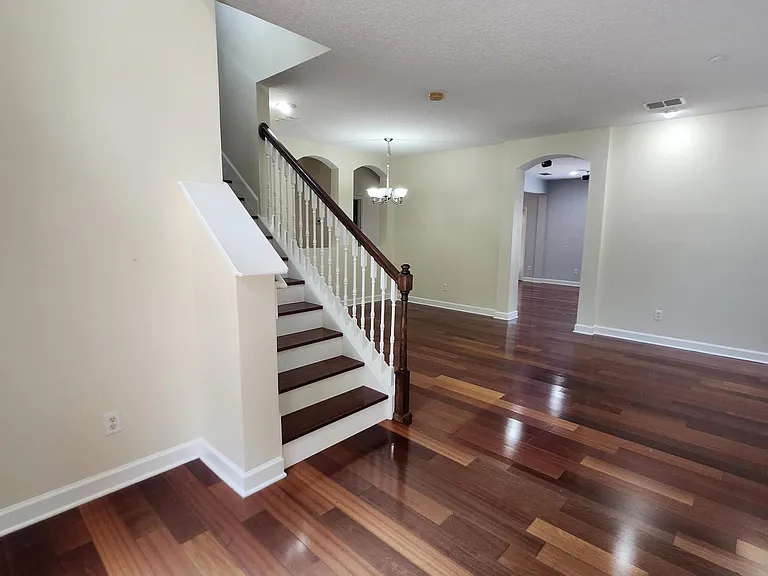 201 Edgeford Ct — Photo 7