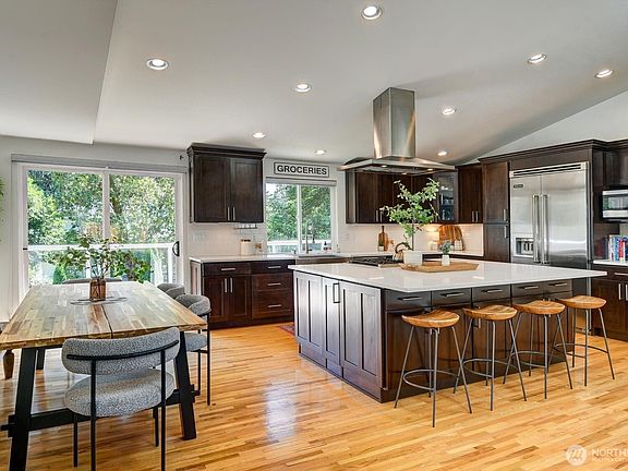 3rd image of 10515 NE 122nd Street