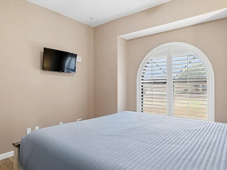 9033 W Patrick Ln — Photo 19